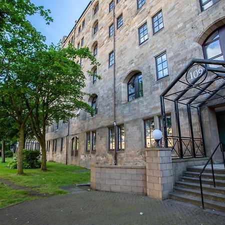 Stunning 2 Bed Merchant City Apartment With Residents Parking Glasgow Esterno foto