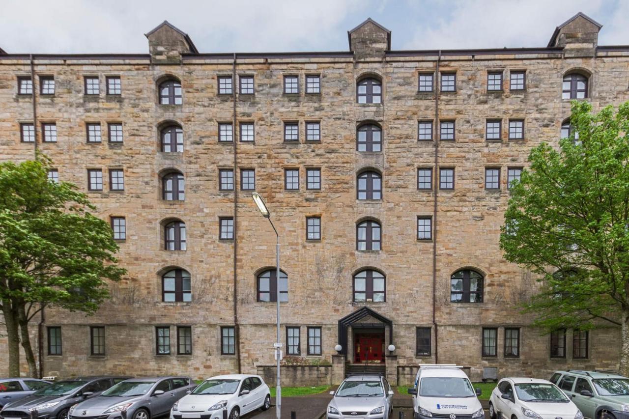 Stunning 2 Bed Merchant City Apartment With Residents Parking Glasgow Esterno foto