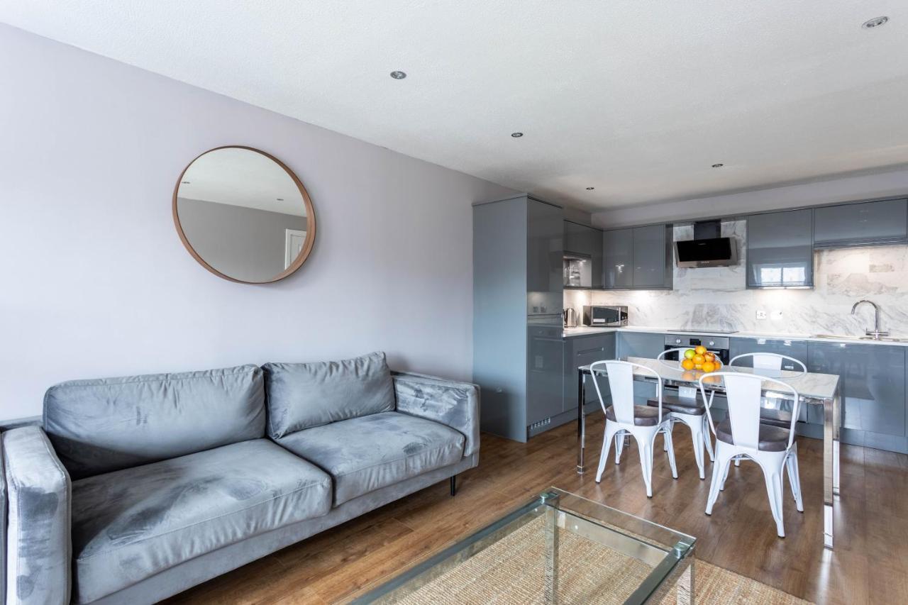 Stunning 2 Bed Merchant City Apartment With Residents Parking Glasgow Esterno foto